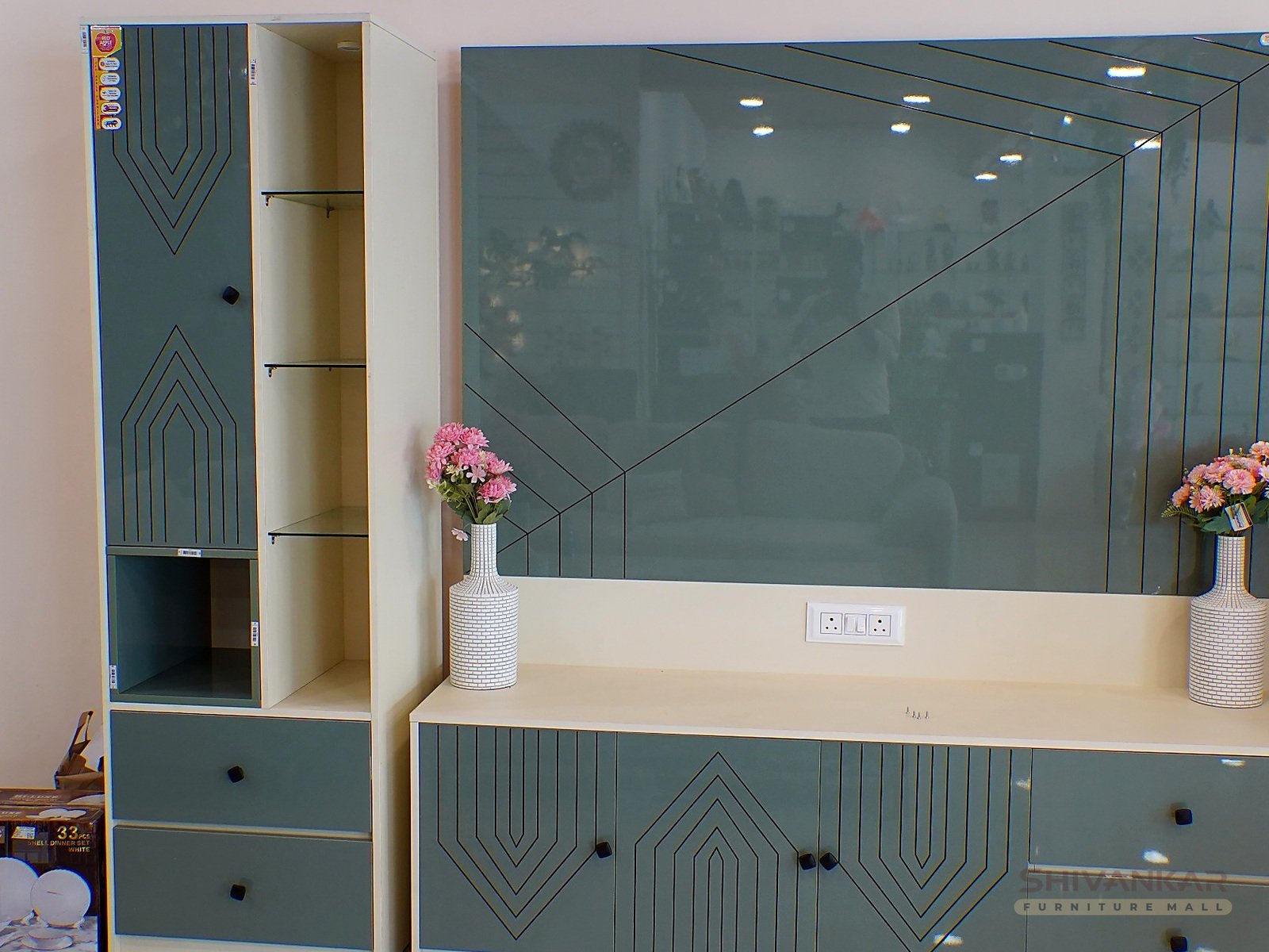 Wall Mounted TV Unit